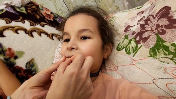 Как вырвать молочный зуб дома / мультик про зуб #семья#дети#молочныйзуб