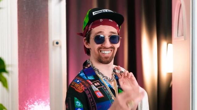 NERD vs POPULAR Students at SCHOOL - Giga RICH vs BROKE Girl | SCHOOL PRANKS by La La Life Family смотреть онлайн