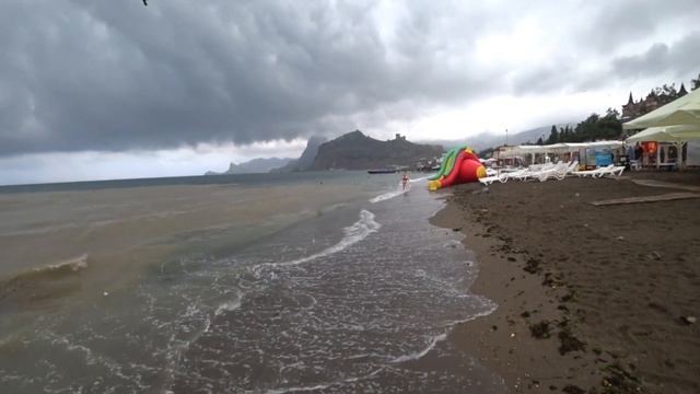 Всё! Труба! Дикий ливень накрыл Крым! Город Судак смывает в море! смотреть онлайн