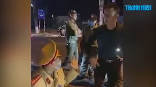 Người đàn ông “không sợ Covid” múa võ thách CSGT đánh nhau giữa đường смотреть онлайн