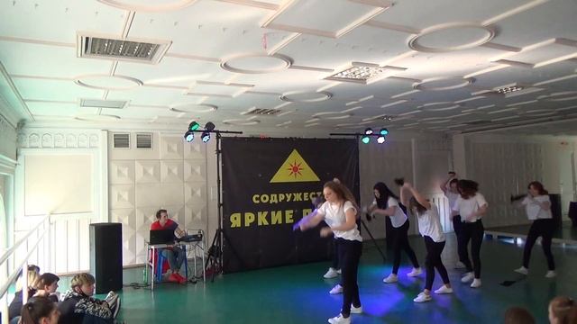 Y.A.Y. - Asia con Весна 2018 смотреть онлайн