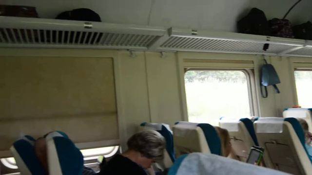 Сидячий вагон поезда 740 «Иван Паристый» смотреть онлайн