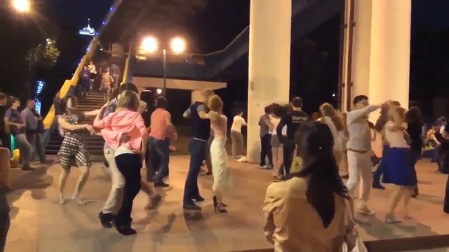 Dance Music. Танцевальная музыка смотреть онлайн