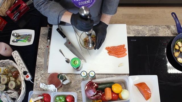 Подсекай! Рыбка на крючке | Салат с лососем смотреть онлайн