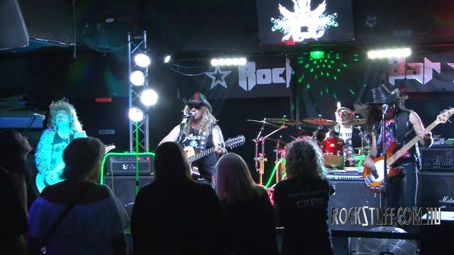 Poison'd (Every Rose Has Its Thorn)...Rockstar Bar, Frankston смотреть онлайн