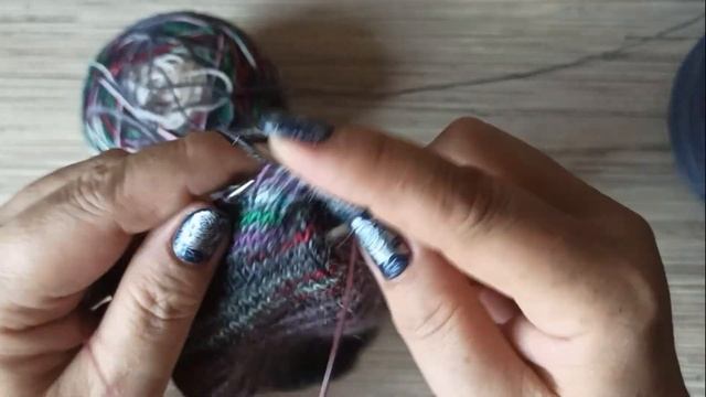 НЕСКУЧНЫЕ НОСКИ. №2 Хеликс от мыска на круговых спицах смотреть онлайн