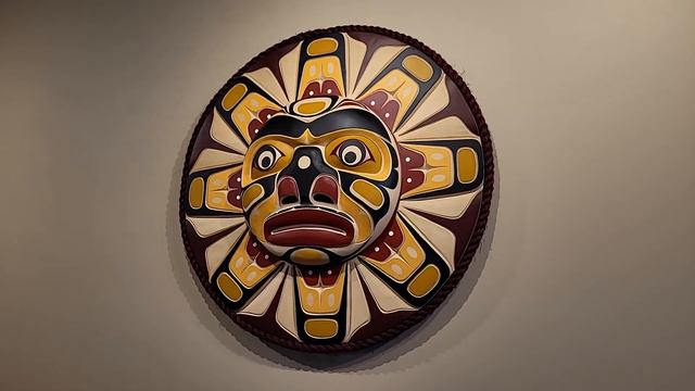 Sun Moon Mask by Master Carver Bill Henderson | Northwest Coast Art смотреть онлайн