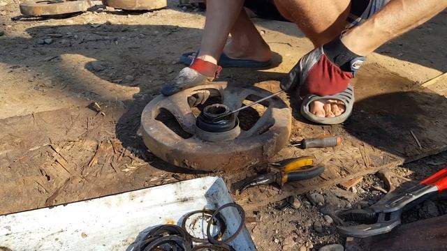 ДТ-75. Возрождение. Часть десятая. Ходовка. смотреть онлайн