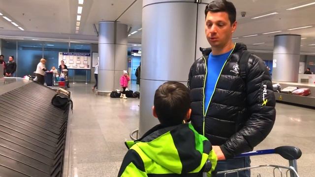 Куда ПРОПАЛИ Все Наши ВЕЩИ! Артур НЕ ЗНАЕТ Как теперь Попасть Домой? смотреть онлайн