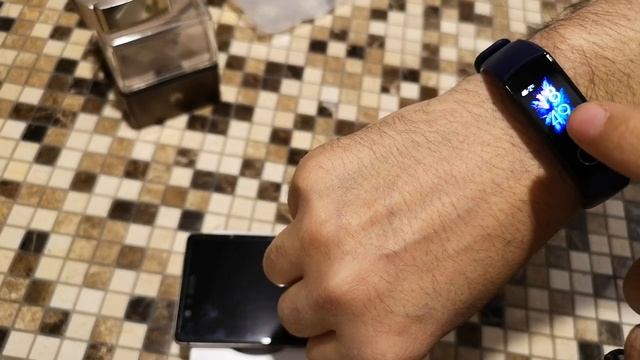 HONOR BAND 5 четыре года эволюции в сравнении с Huawei TalkBand B2 смотреть онлайн