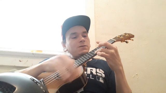Enya nova U vs Deviser solid cedar vs V-tab solid spruce. Concert ukulele comparison. смотреть онлайн