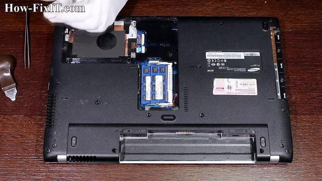 Reset BIOS settings Samsung Q530 laptop | CMOS battery replacement смотреть онлайн