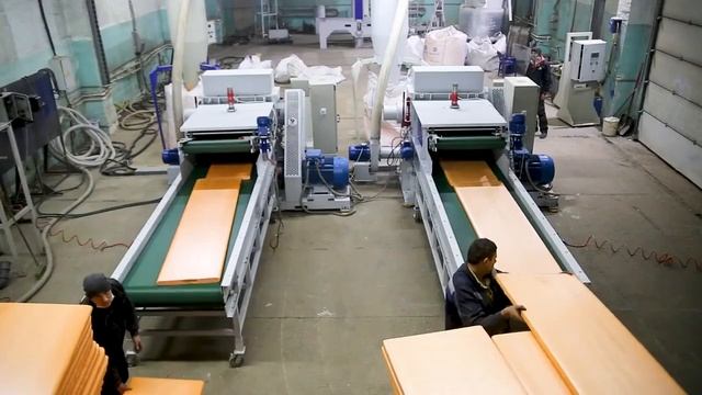 Видео из цеха клиента Процесс переработки вспененного полистирола с помощью дробилки SLS 900 смотреть онлайн