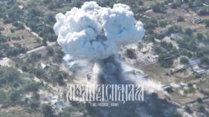 Кадры поражения пункта управления БПЛА ВСУ ударом ОДАБ-1500 с УМПК