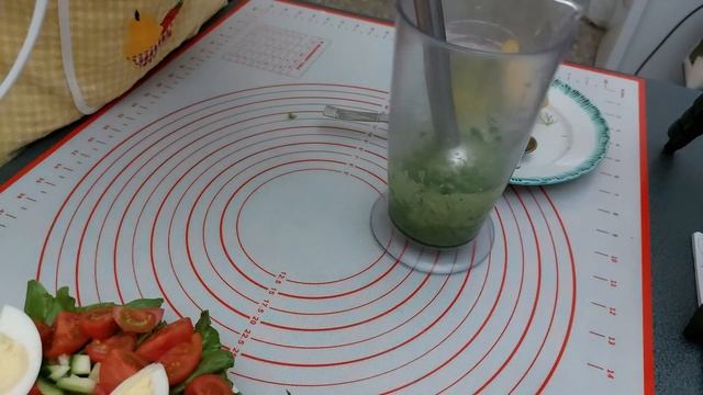 Соус для овощных салатов "Зеленое масло" смотреть онлайн