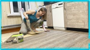 Пришлось идти к соседу с бензопилой. Делаю пол своими руками. [Жизнь в деревне]