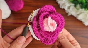 Очень красивый цветок???? крючком?