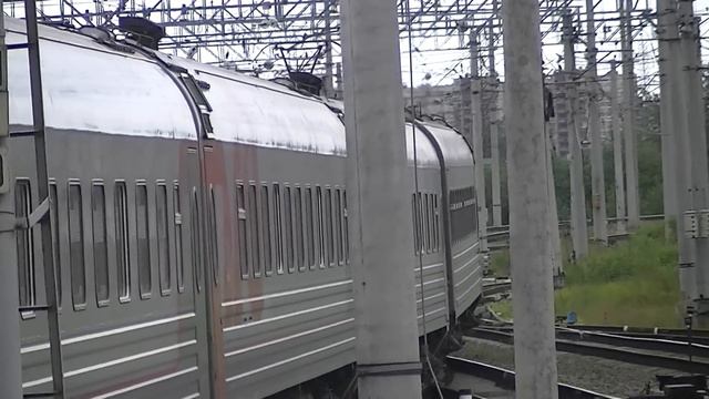 ЭП2К-145 с поездом №72 Санкт-Петербург - Екатеринбург смотреть онлайн