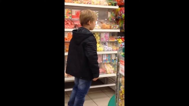 Жесть Пацан безралевно ворует смотреть онлайн