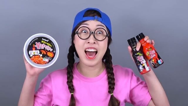 Хот-дог с огненной лапшой Острая еда Мукбанг ДОНА DONA смотреть онлайн