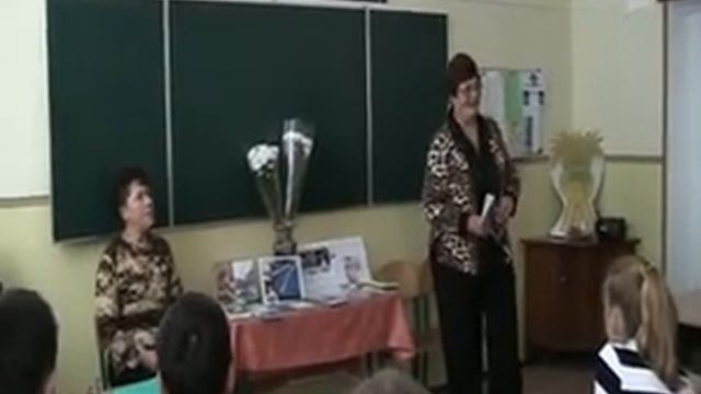 Таис Лещинская и Раиса Усачёва,гимназия№41,2011г. смотреть онлайн