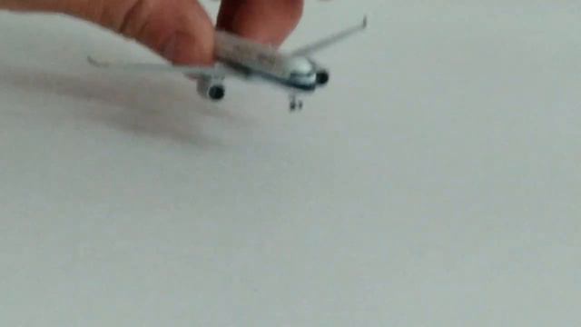 Коллекционная модель самолёта Комак С-919 в масштабе 1:400. смотреть онлайн