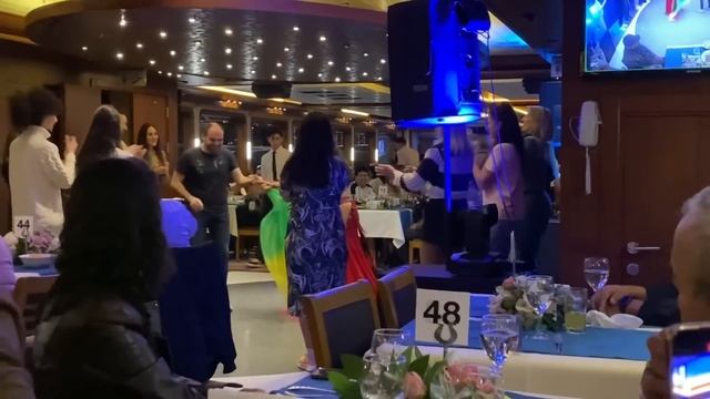 Турция ??в Ноябре ,Экскурсия по вечернему Стамбулу с шоу программой.Я пошла в пляс ???? смотреть онлайн