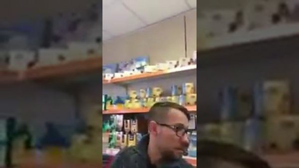 Продавец в польском магазине, УГАР, ЖЕСТЬ, ПО ЧЕМ ОН???