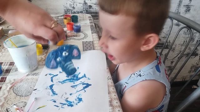 Уроки рисования: Рисуем на сухих листьях смотреть онлайн