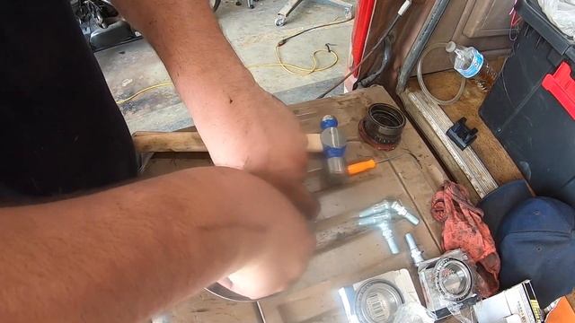 1980-1996 FORD F-150 F-250 BRONCO HUB AND WHEEL BEARING REPLACEMENT **DETAILED INSTALL** смотреть онлайн