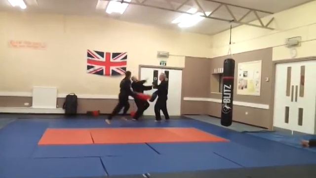 Purple Belt Grading at Pitbull MMA 4th April 2013 Pressure Test Drill смотреть онлайн