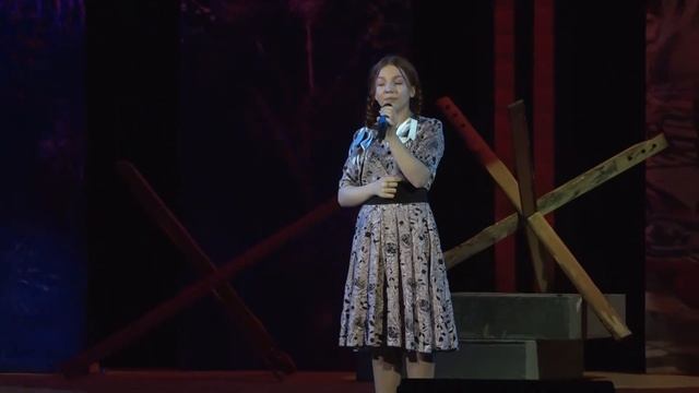 "Довоенный вальс" (П.Аедоницкий, Ф.Лаубе), исполняет Надежда Лукашина. смотреть онлайн