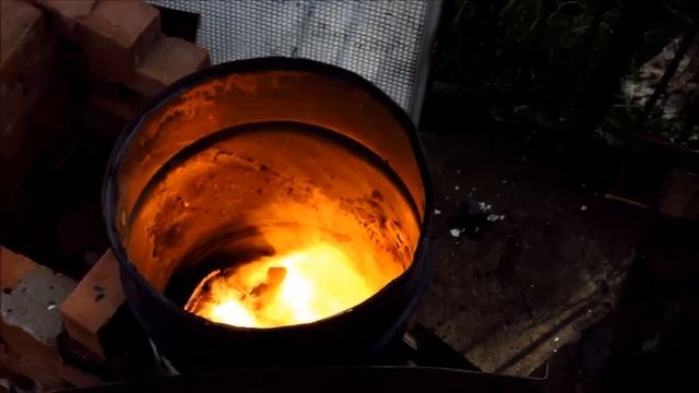 How to make a Mini metal Melting Furnace смотреть онлайн