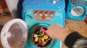 Стиральная машина. Стираем и выжимаем . Играем в стирку.