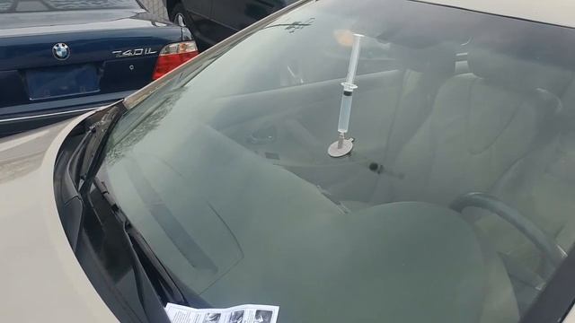 Клеем скол на лобовом стекле! смотреть онлайн