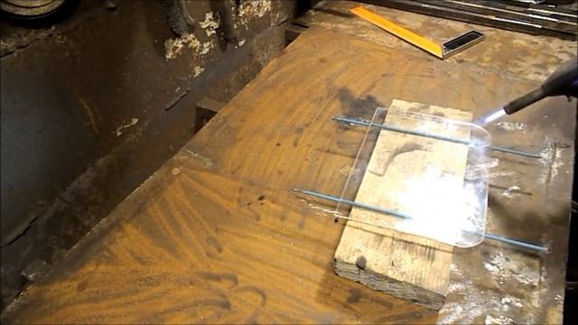 Как согнуть оргстекло для защитного щитка.How to bend the plexiglass. смотреть онлайн