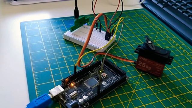 Resens: How to control angular position using servo motor смотреть онлайн