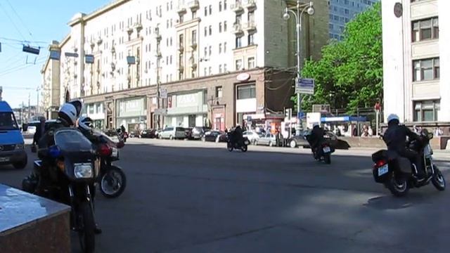 мотоциклы сопровождения.avi смотреть онлайн