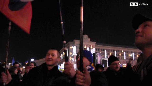 Кіеў: расейскія сцягі на Майдане / Russian Flags During Kiev Protests смотреть онлайн