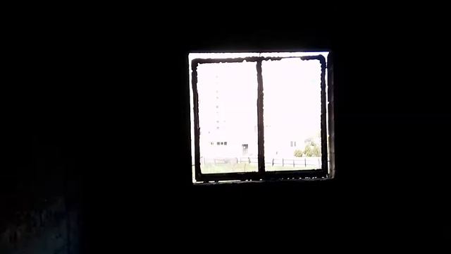 В Анапе в заброшенном недострое сгорела ночлежка бомжей смотреть онлайн