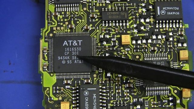 EEVBlog #492 - Vintage Motorola MicroTAC Mobile Phone Teardown смотреть онлайн