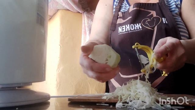 солим капусту///29.11.22////дома полный ковордак, /// на ужин овощное рагу в горшочке на ребрышках. смотреть онлайн
