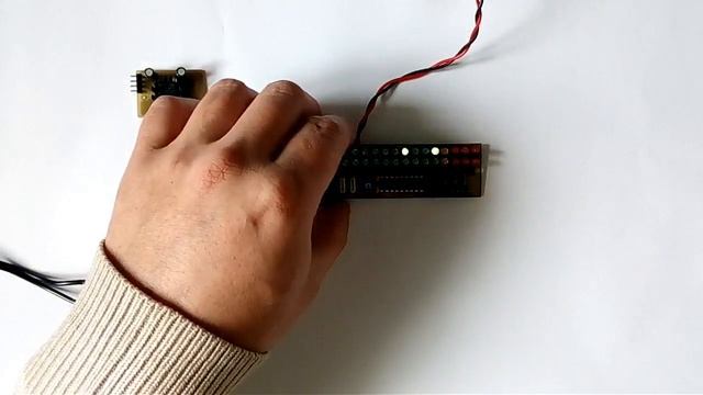 Двухканальный индикатор уровня на МК PIC16F88 смотреть онлайн