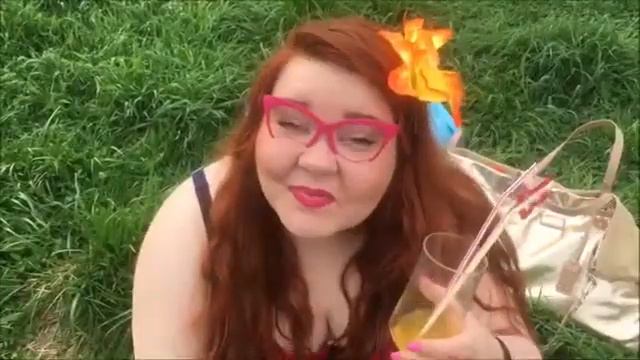 Когда приближается лето ☀️ Нет сил работать, хочется только тусить на пляже хоть во время перерыва: смотреть онлайн