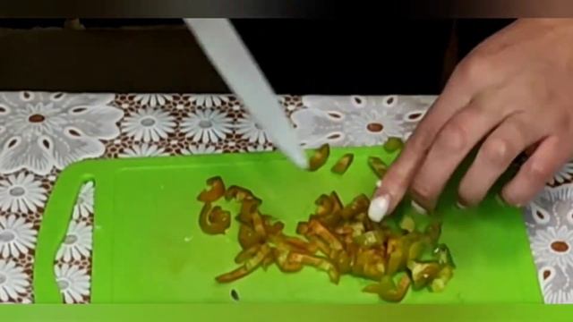 Сочные Отбивные из куриной грудки под сырно-овощной шубой в духовке ? смотреть онлайн