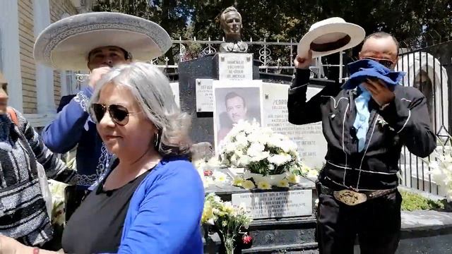 cruz infante jr en la tumba de su abuelo en el 66 aniversario luctuoso y Alberto moreno negrete 🎉🇲🇽 смотреть онлайн