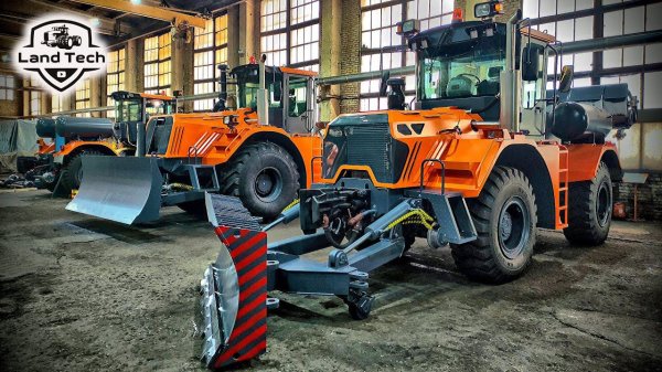 Знакомство с ТРОИЦКИМ ТРАКТОРНЫМ ЗАВОДОМ! Трактор-локомотив СТАНИСЛАВ-705–тягач для железной дороги!