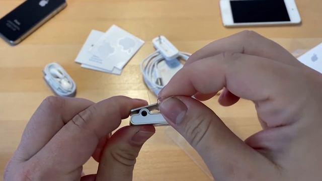 Unboxing IPod Shuffle 2nd generation (Scéllé - collection) смотреть онлайн