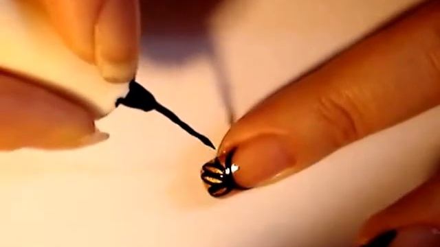 Пример маникюра French Black смотреть онлайн