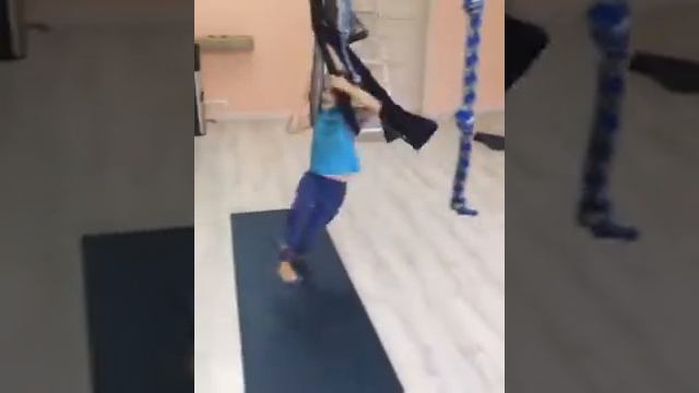 Йога в гамаках смотреть онлайн